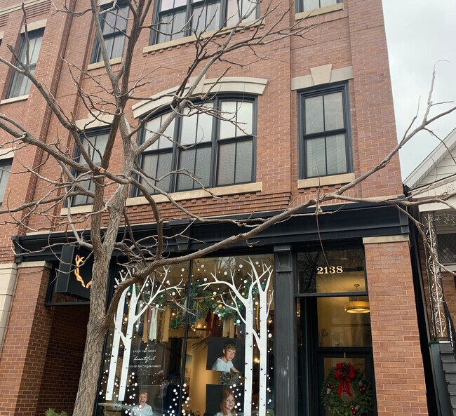 Foto del edificio - 2138 W Roscoe St