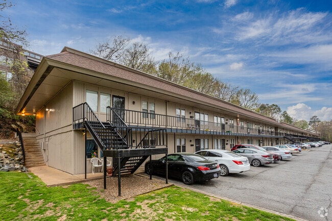 Building Photo - Oakwood Place Apartments