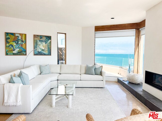 Foto del edificio - 24150 Malibu Rd