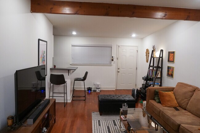 View of Entrance - 897 North Highland Avenue Northeast