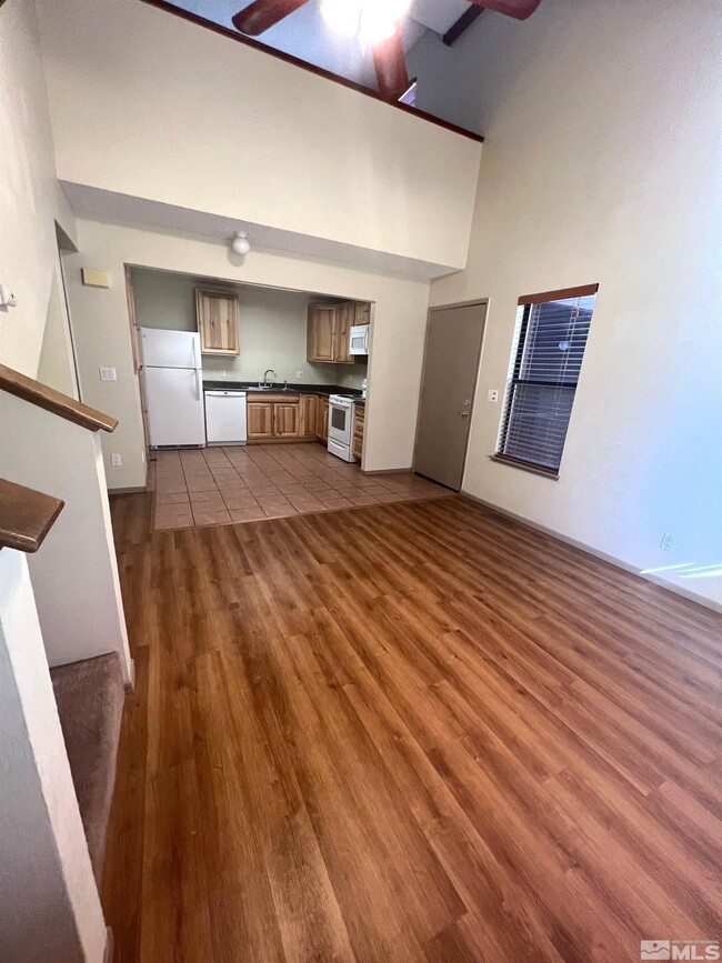 Foto del edificio - 1465 E Peckham Ln