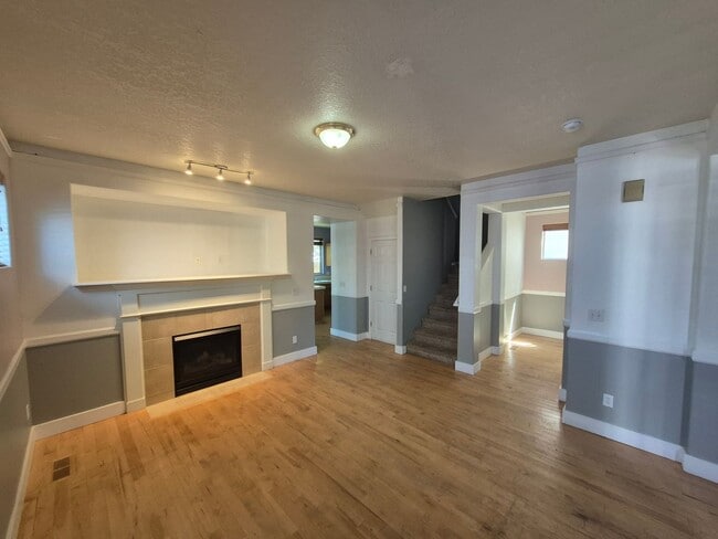 Building Photo - Family home in Hillsboro.