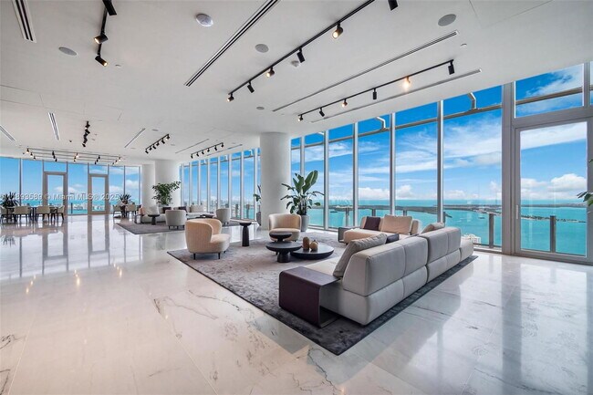 Foto del edificio - 300 Biscayne Blvd Way