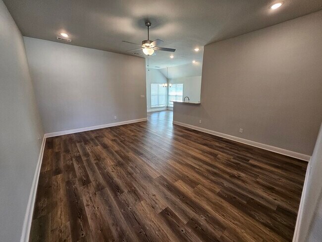 Foto del edificio - Move-in Special: 50% off second full month...
