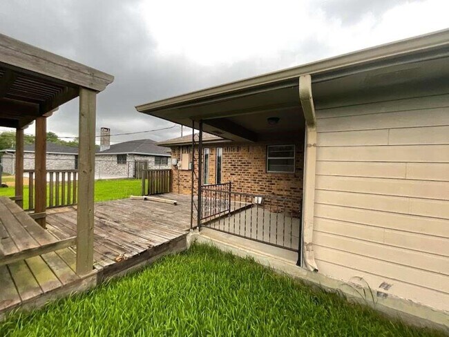 Foto del edificio - 2675 Dauphine Pl