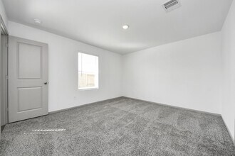 Building Photo - 1018 Bluegill Ln