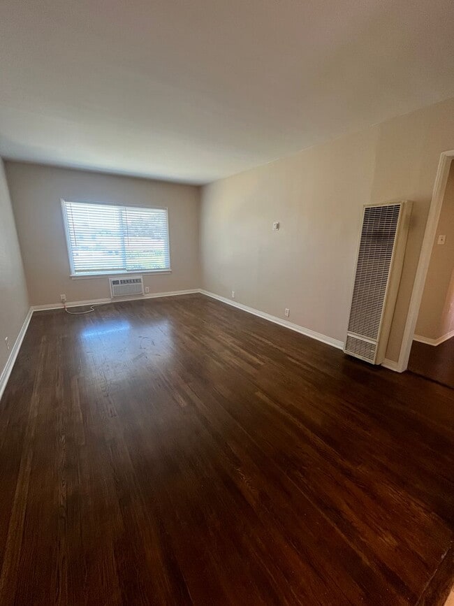 Building Photo - 4111 Charlemagne Ave