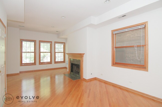 Building Photo - 2730 N Wayne Ave