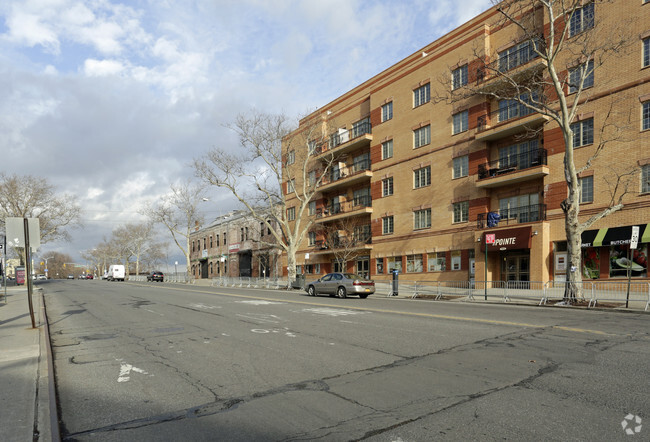 Building Photo - The Pointe