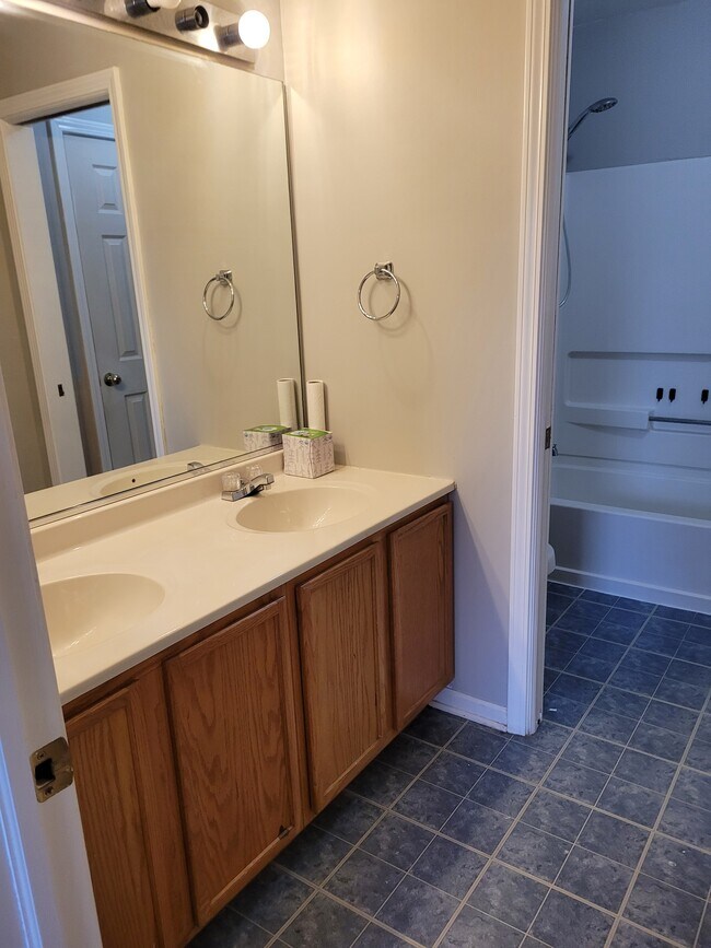 Foto del edificio - 1431 W Split Oak Cir