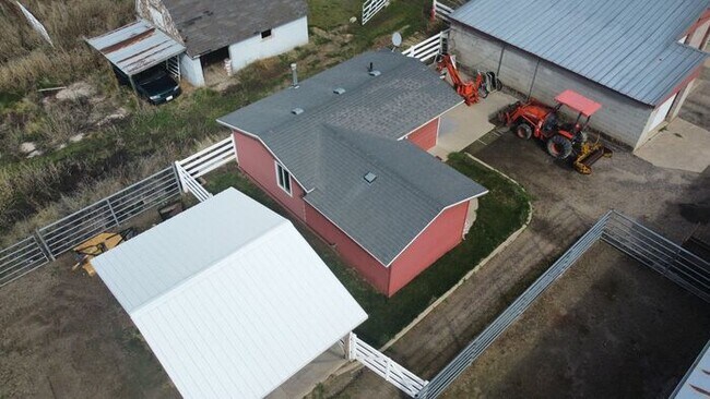 Foto del edificio - 1 bedroom 1 bath- Home All utilities included. Pet Friendly!