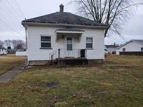 Building Photo - 496 Edwards Ave