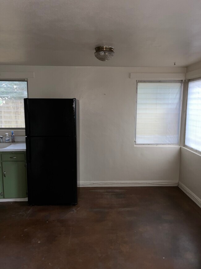 Kitchen/Dining - 35 Alder Ave SE