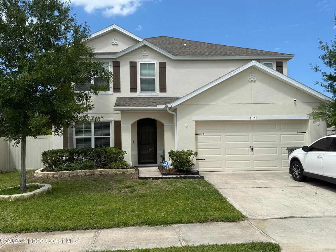 Foto principal - 1120 Swiss Pointe Ln