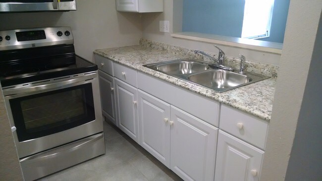 Foto del edificio - 7246 E Bank Dr