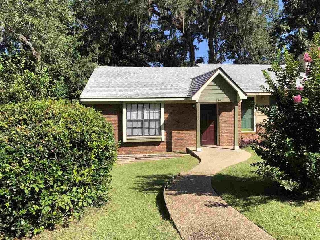 Primary Photo - 1136 Brafforton Dr