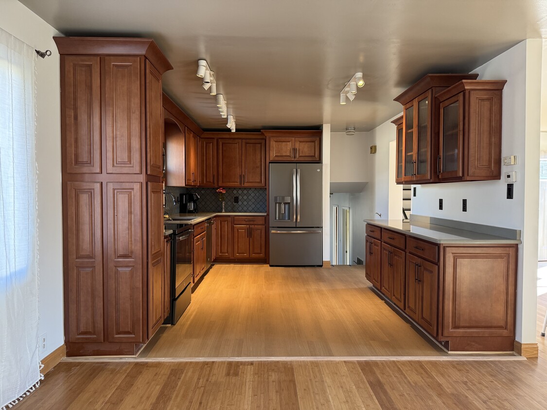 kitchen - 2214 Winchester Dr