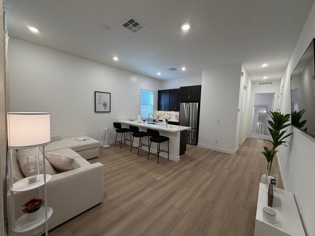 Building Photo - 10023 Decano Ridge St