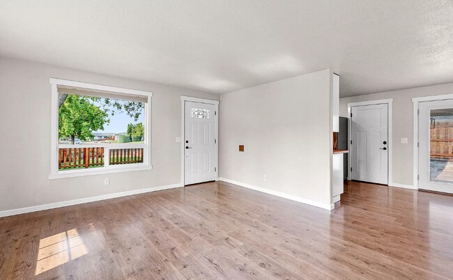 Foto del edificio - 1702 Yukon Ave