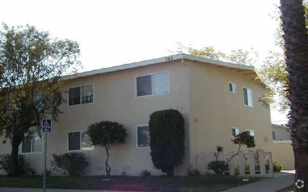 Building Photo - 781 Sharmon Palms Ln