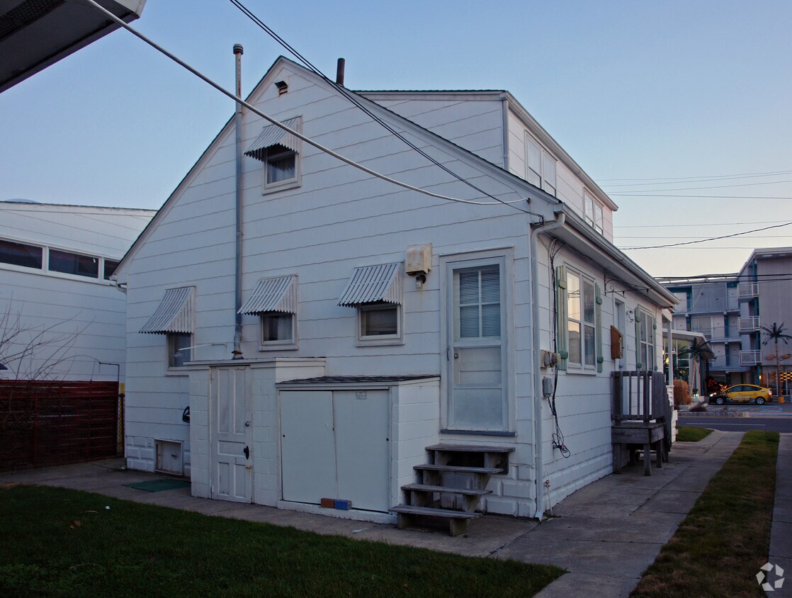 Building Photo - 304 E Rio Grande Ave