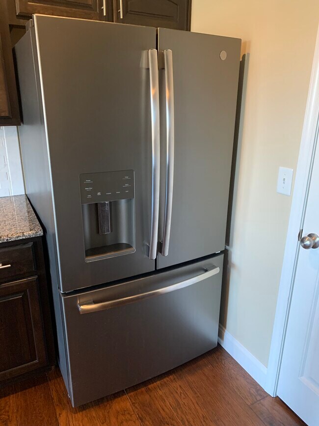 Foto del edificio - 817 E Crystal Ave