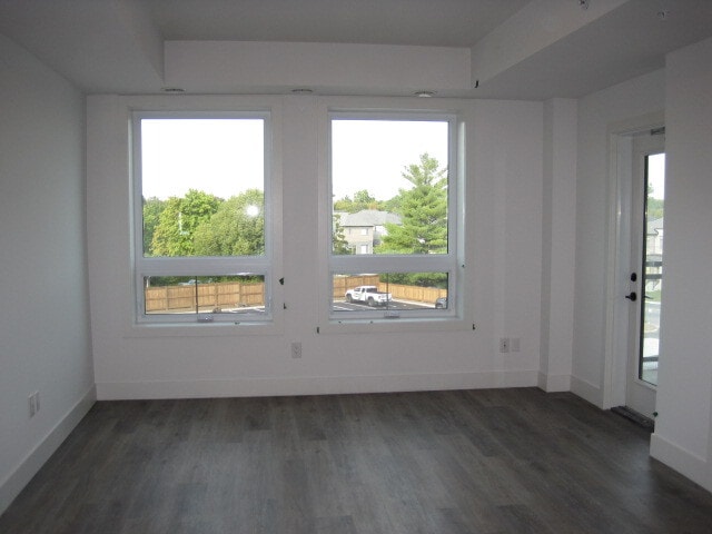 Building Photo - 26 Lowes Rd W