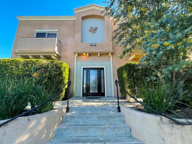 Foto del edificio - 6714 Balboa Blvd