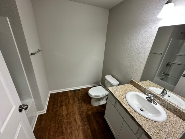 Building Photo - 2670 S Claremont Dr
