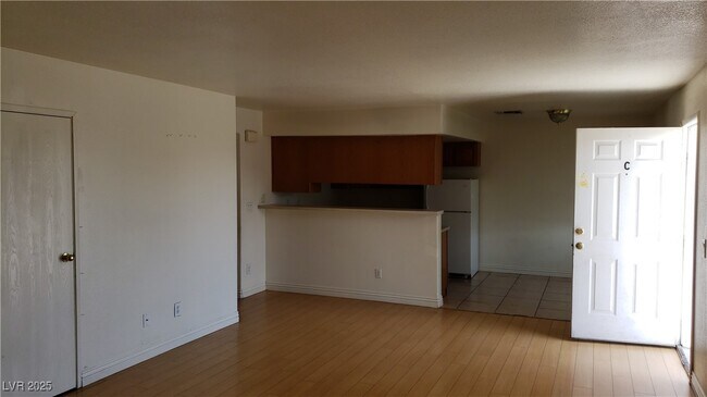 Foto del edificio - 5165 E Glendale Ave