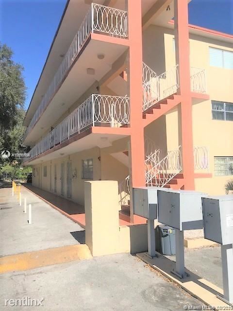 Foto del edificio - 2441 NW 13th St