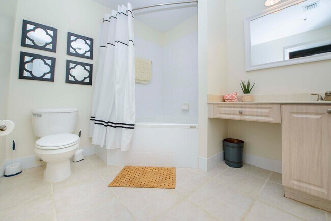 Foto del edificio - 2080 Greenview Shores Blvd