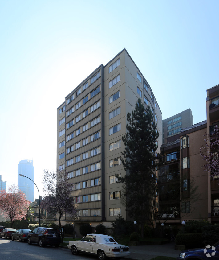 Photo du bâtiment - Cameo Manor