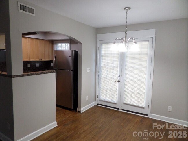 Foto del edificio - 4335 Hathaway St