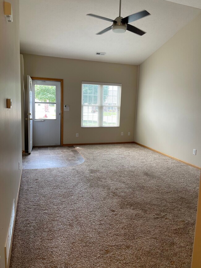 Living Room - 3900 Ballard Ct