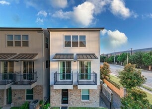 Building Photo - 1262 N Post Oak Rd