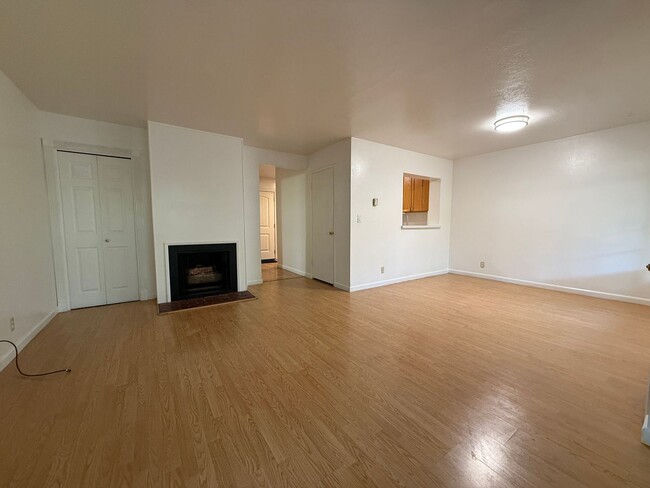 Building Photo - 4794 Raspberry Pl