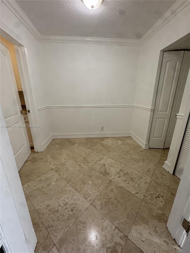 Foto del edificio - 1407 NE 56th St