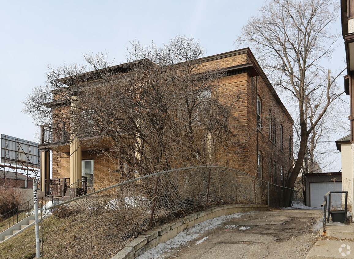 Building Photo - 1916 Hennepin Ave