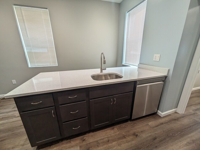 Kitchen Island/Sink - 1401 Arch St