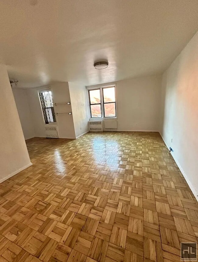 Building Photo - Alcove Studio In Astoria Co-Op Doorman Bui...