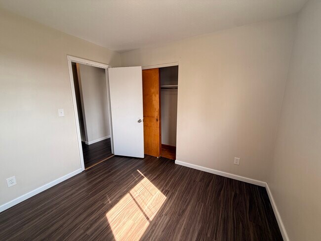 Foto del edificio - 2442 S 7th St
