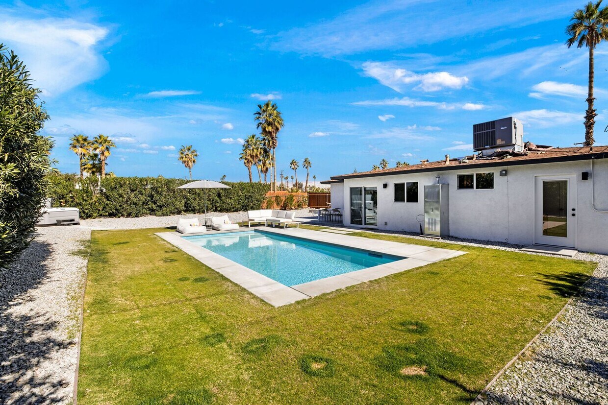 Primary Photo - El Retiro - Pool, Jacuzzi, and Private Yard