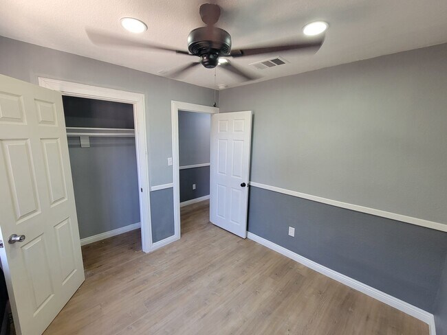 Foto del edificio - Beautifully Remodeled 5-Bedroom, 3-Bathroo...