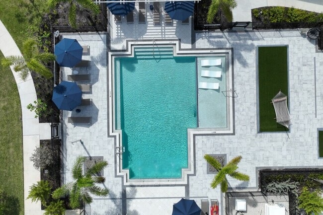 Building Photo - Villas at Gulf Coast