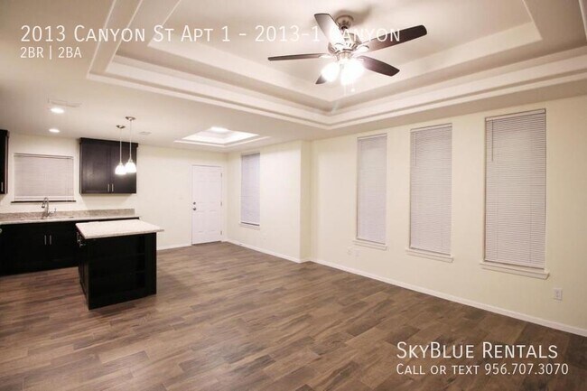 Foto del edificio - 2013 Canyon Dr