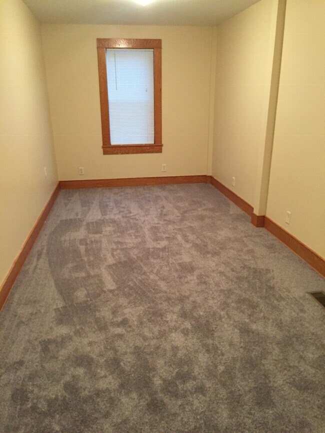 Building Photo - 504 Bellefontaine Ave