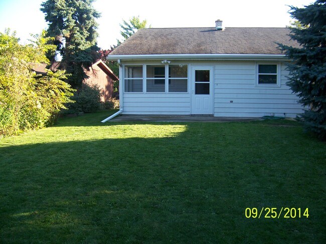 Foto del edificio - 914 E Windfield Pl