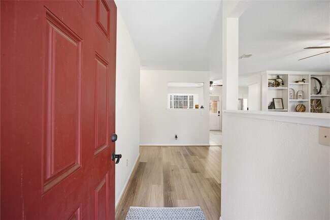 Building Photo - 10505 Champion Village Dr