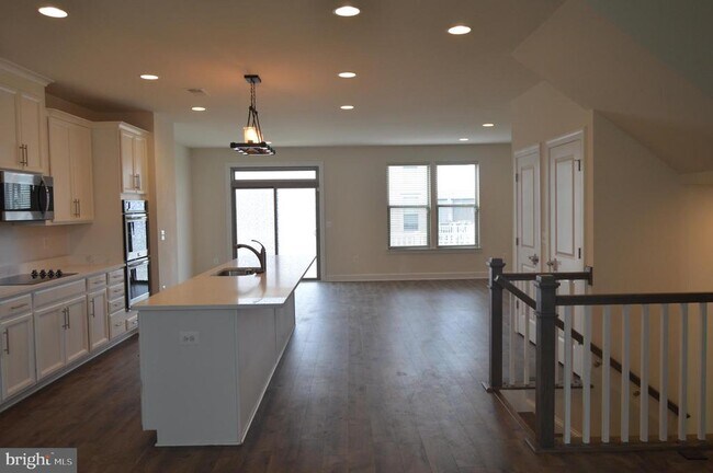 Foto del edificio - 9867 Gillum Wy
